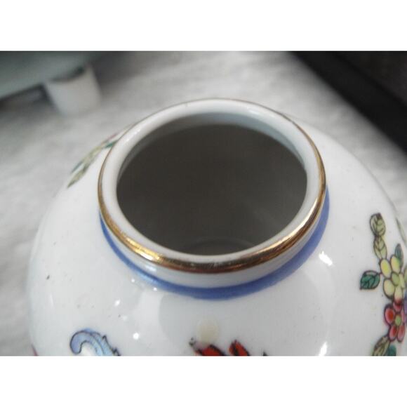 Vintage Floral Hand Painted Porcelain Small Ginger Jar Macau 4.5" - Picture 5 of 8